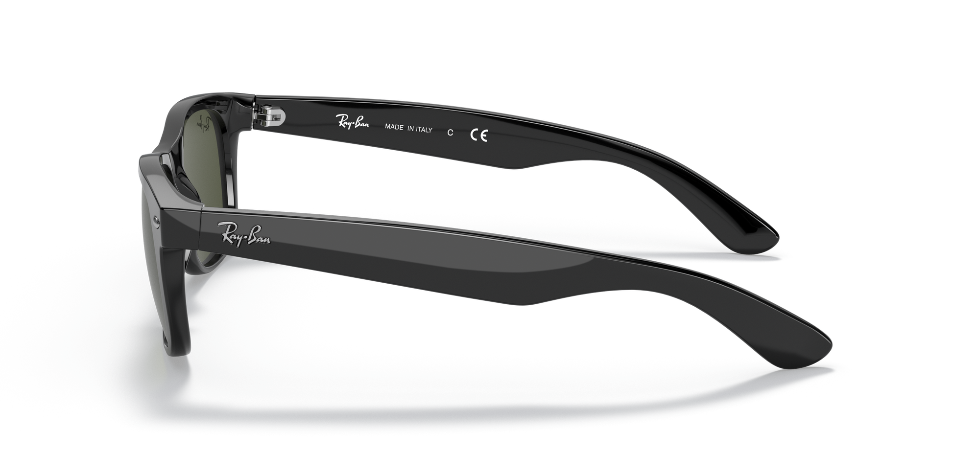 https://images2.ray-ban.com//cdn-record-files-pi/20276b76-8be8-4101-8559-a359001acb52/461456c8-016c-42a2-8910-ad20018a9f9d/0RB2132__901L__STD__shad__lt.png